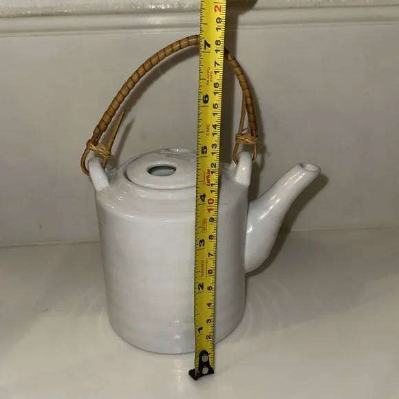 STARBUCKS Vintage Ribbed Porcelain Teapot with Lid - Picture 8 of 10